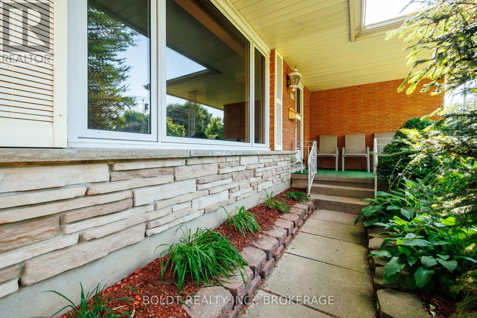 620 Scott Street, St. Catharines, Ontario  L2M 3X8 - Photo 8 - X13561674