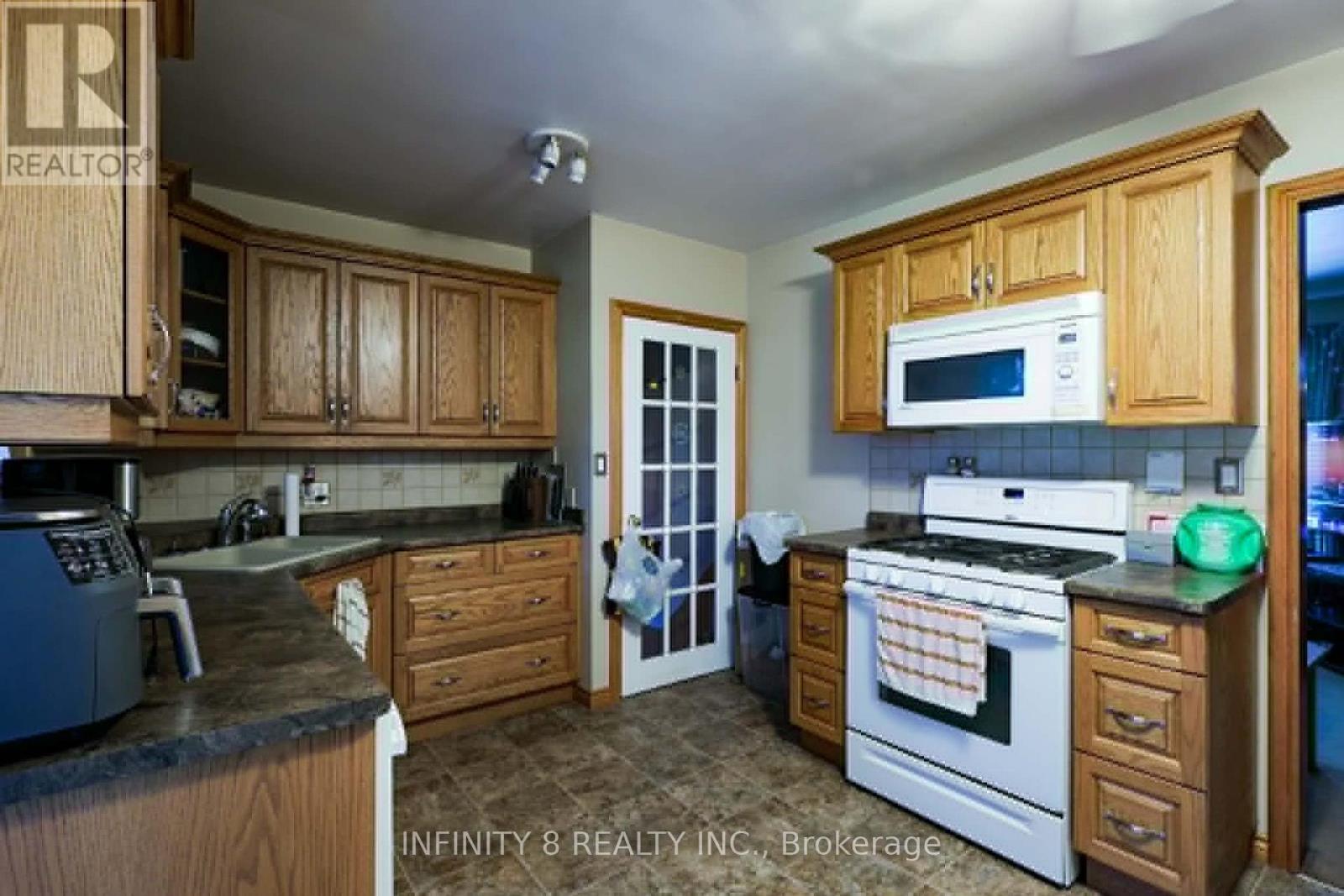 39 Howard Avenue, St. Catharines, Ontario  L2N 3W8 - Photo 7 - X13561922