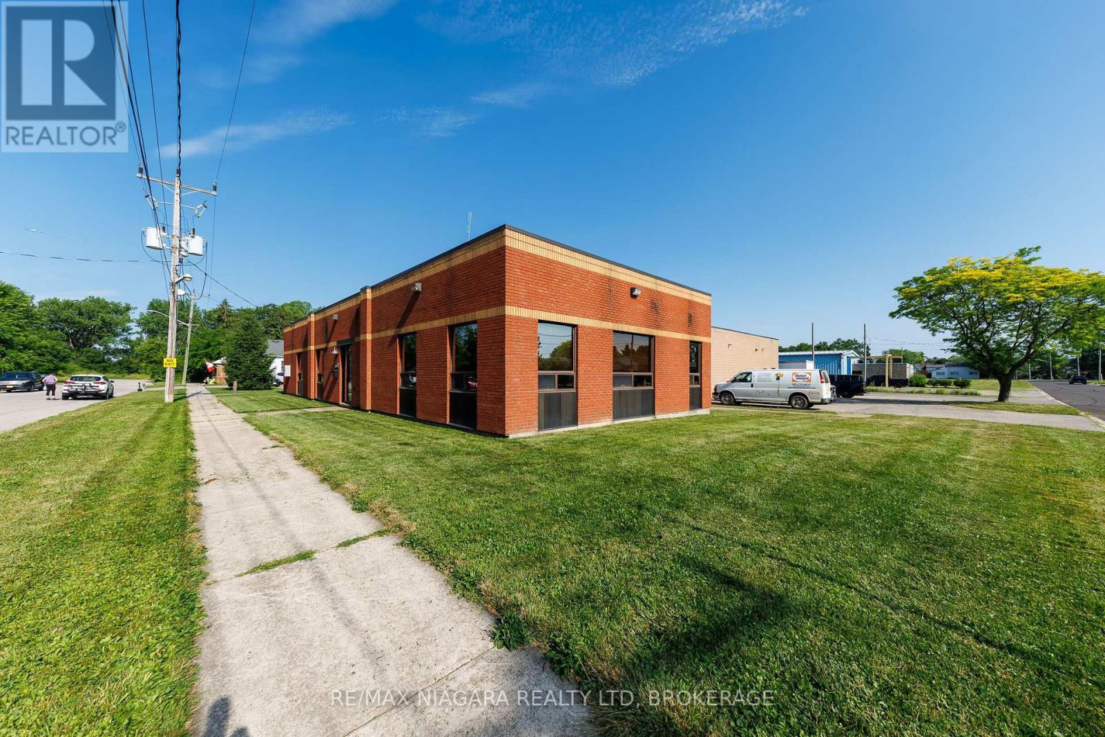 408 Jarvis Street, Fort Erie, Ontario  L2A 2T1 - Photo 2 - X13562010