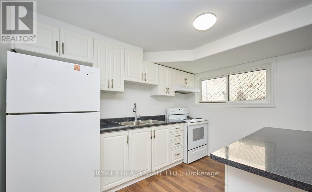 30 Via Dell Monte Street, St. Catharines, Ontario  L2T 3Y1 - Photo 2 - X13562836