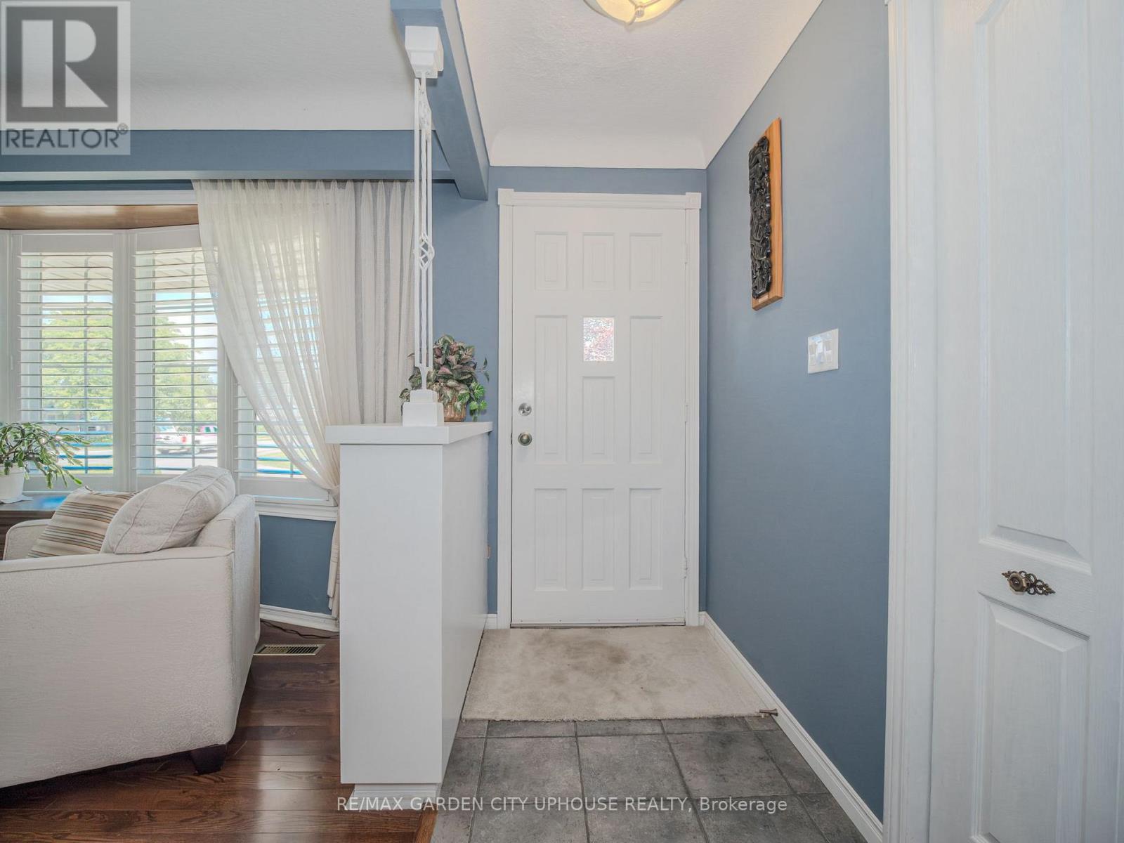 2 Croydon Drive, St. Catharines, Ontario  L2M 1J2 - Photo 3 - X13563462