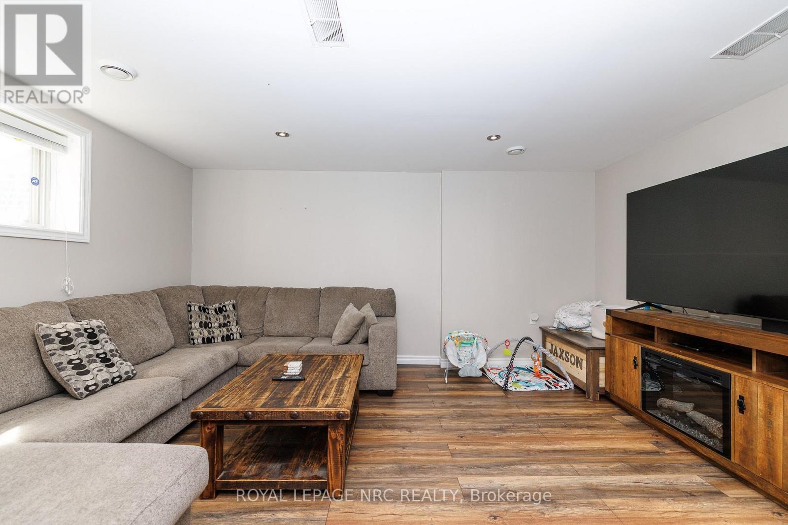 12 Wilfrid Laurier Crescent, St. Catharines, Ontario  L2P 0A4 - Photo 33 - X13564128