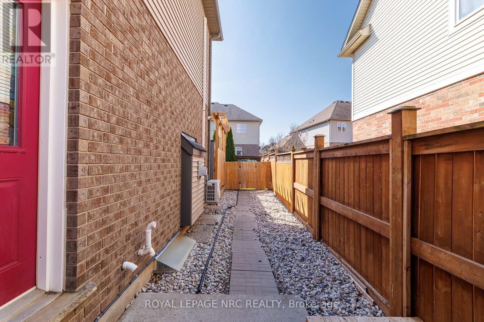 12 Wilfrid Laurier Crescent, St. Catharines, Ontario  L2P 0A4 - Photo 37 - X13564128
