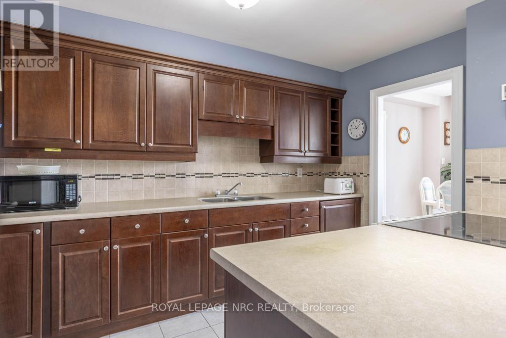 1301 - 15 Towering Heights Boulevard, St. Catharines, Ontario  L2T 3G7 - Photo 6 - X13564480
