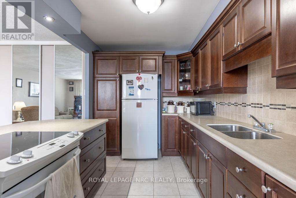 1301 - 15 Towering Heights Boulevard, St. Catharines, Ontario  L2T 3G7 - Photo 7 - X13564480