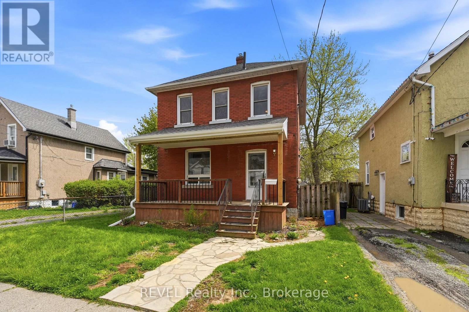 19 Victoria Street, Welland, Ontario  L3B 4L6 - Photo 2 - X13564500