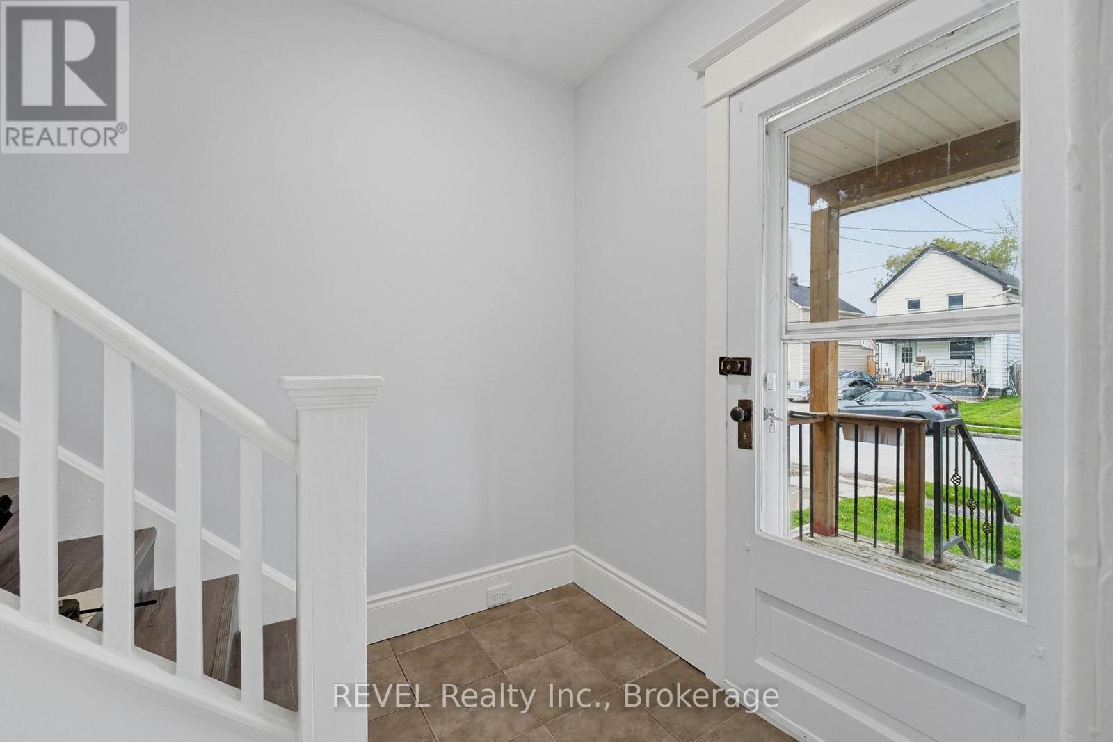 19 Victoria Street, Welland, Ontario  L3B 4L6 - Photo 4 - X13564500