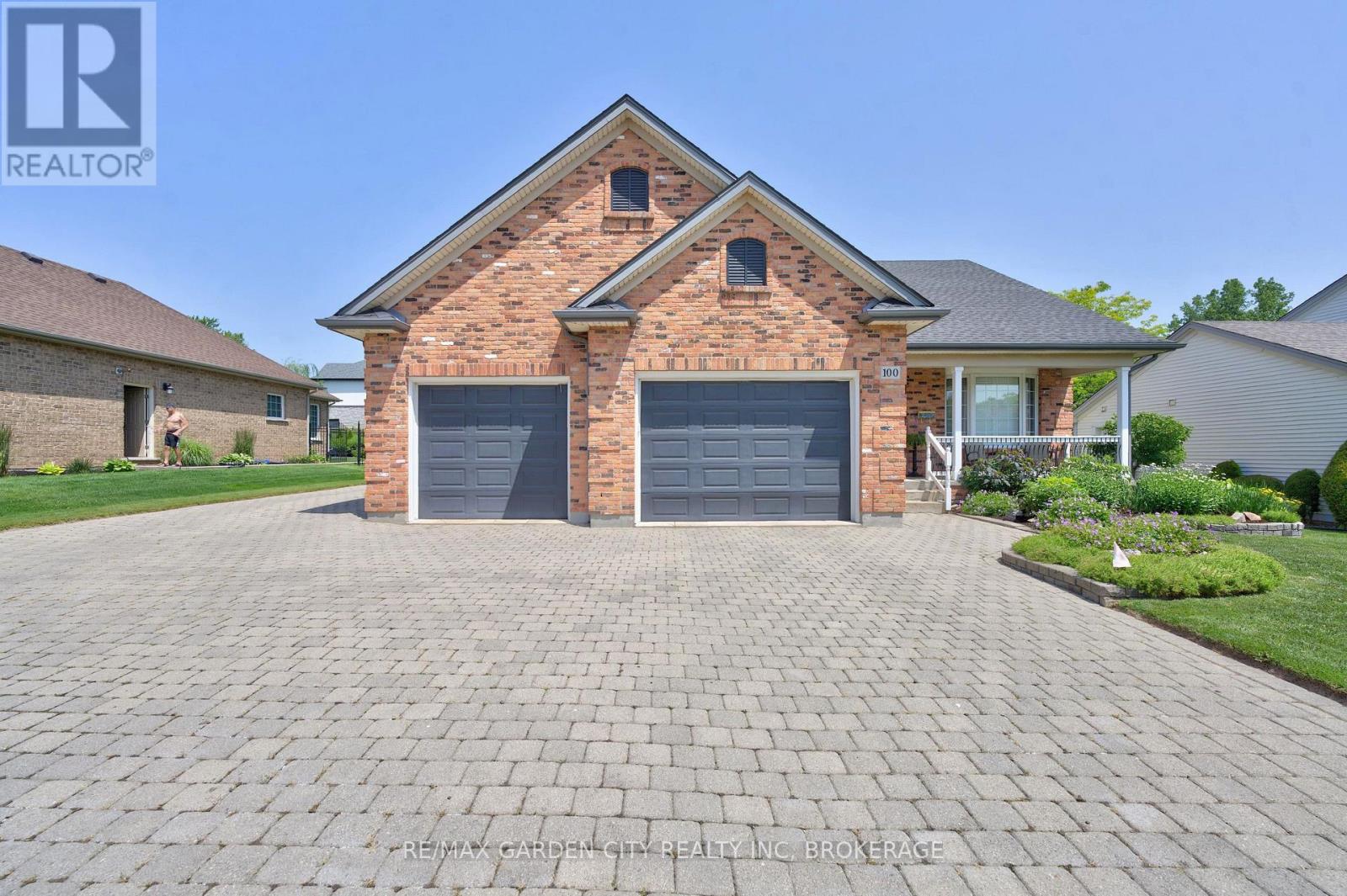100 Thorold Road E, Welland, Ontario  L3C 7A6 - Photo 2 - X13565098