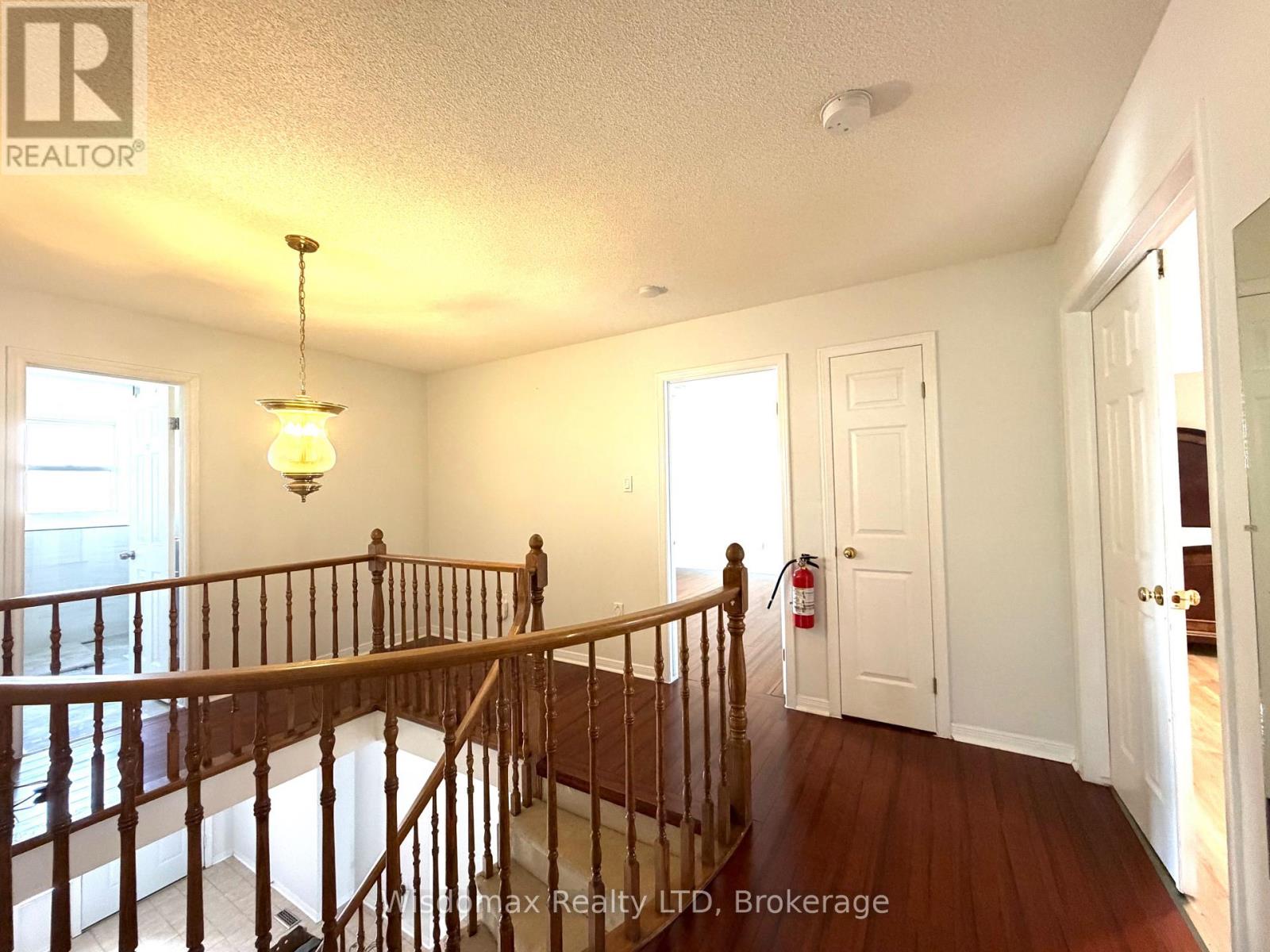 1 Crysler Crescent, Thorold, Ontario  L2V 5V2 - Photo 12 - X13565100