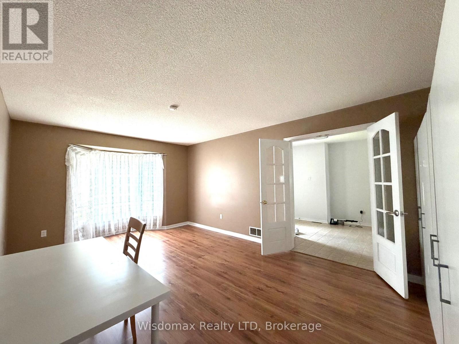 1 Crysler Crescent, Thorold, Ontario  L2V 5V2 - Photo 3 - X13565100