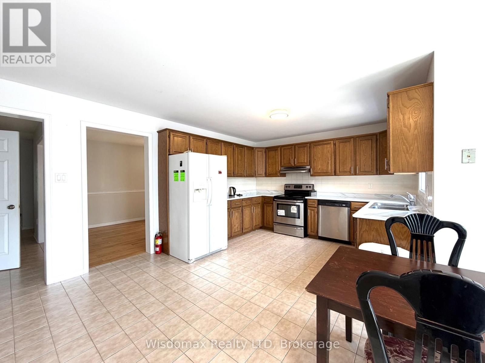 1 Crysler Crescent, Thorold, Ontario  L2V 5V2 - Photo 6 - X13565100