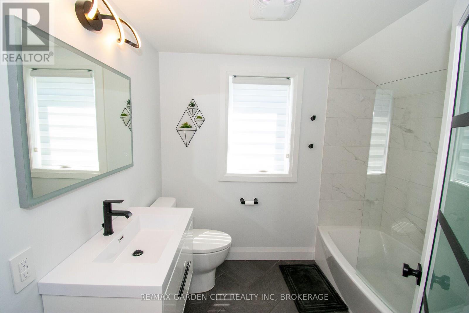 256 Scholfield Avenue S, Welland, Ontario  L3B 1N7 - Photo 25 - X13565116