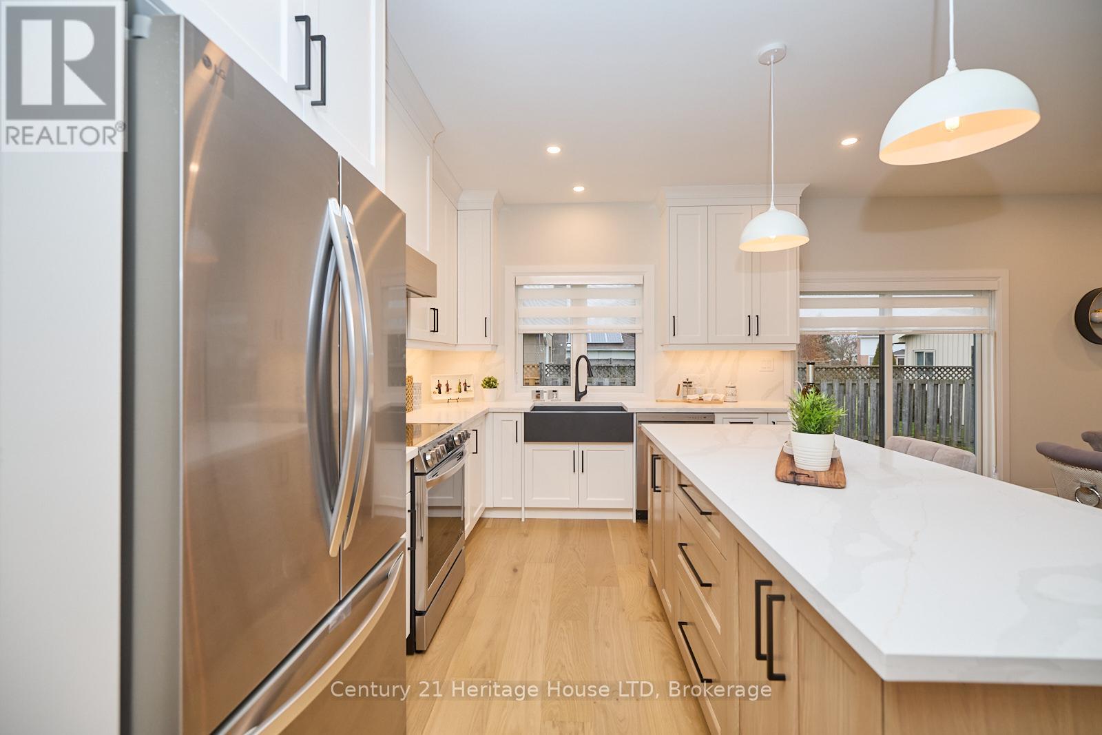 4 Meteor Street, St. Catharines, Ontario  L2S 2T1 - Photo 9 - X13565508