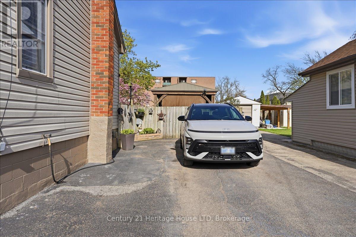 18 Northhaven Road, Welland, Ontario  L3C 1X1 - Photo 4 - X13566474