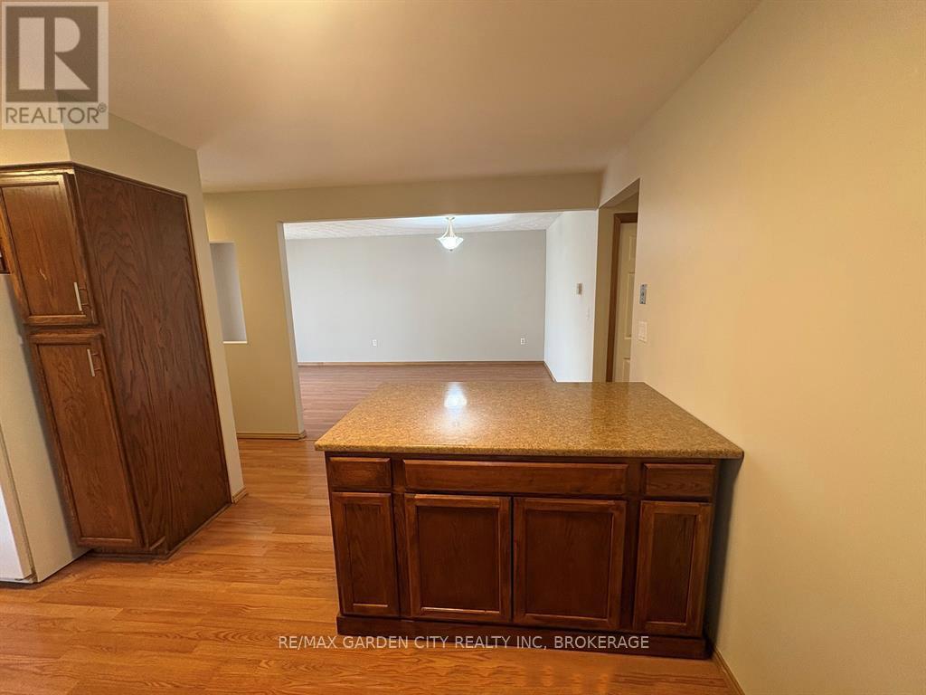 6141 Wildrose Crescent, Niagara Falls, Ontario  L2G 7T3 - Photo 10 - X13566502