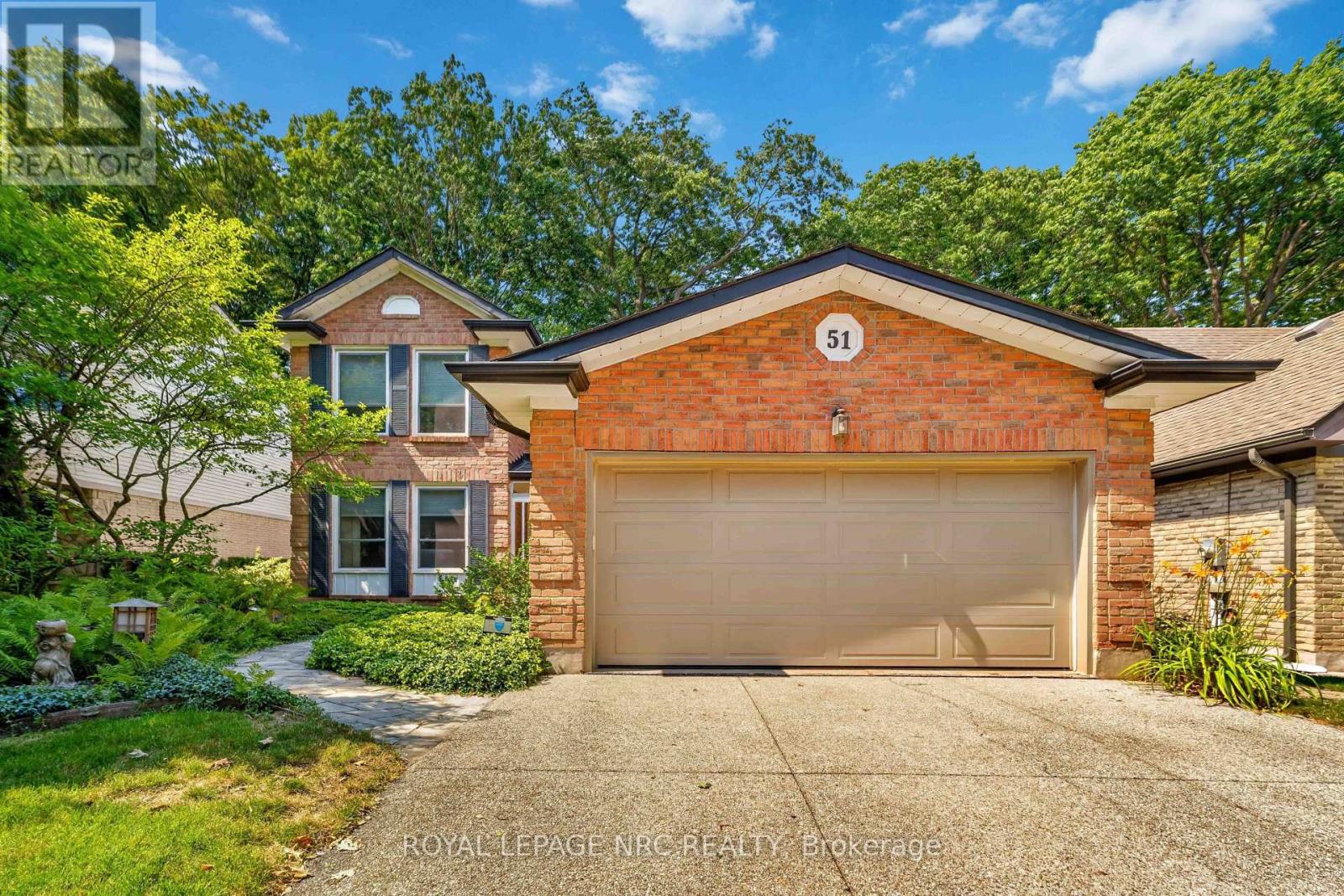 51 FORESTVIEW DRIVE, Hamilton, Ontario