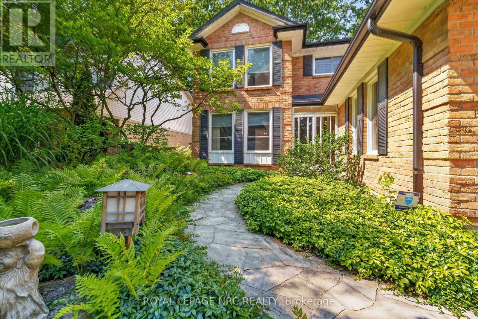 51 Forestview Drive, Hamilton, Ontario  L9H 6M7 - Photo 3 - X13566718