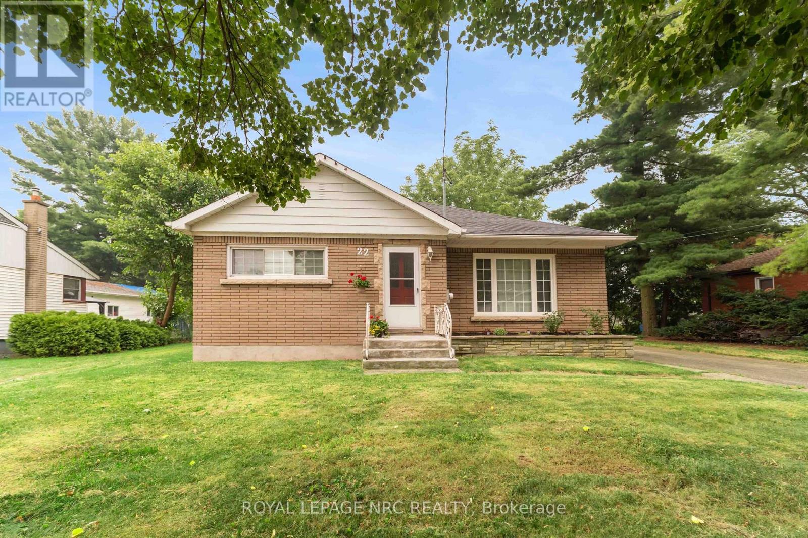 22 DUNBLANE AVENUE, St. Catharines, Ontario