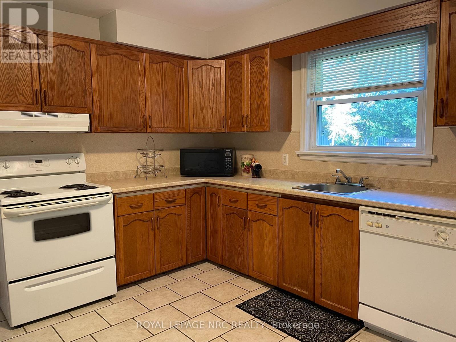 22 Dunblane Avenue, St. Catharines, Ontario  L2M 3Z7 - Photo 6 - X13567236
