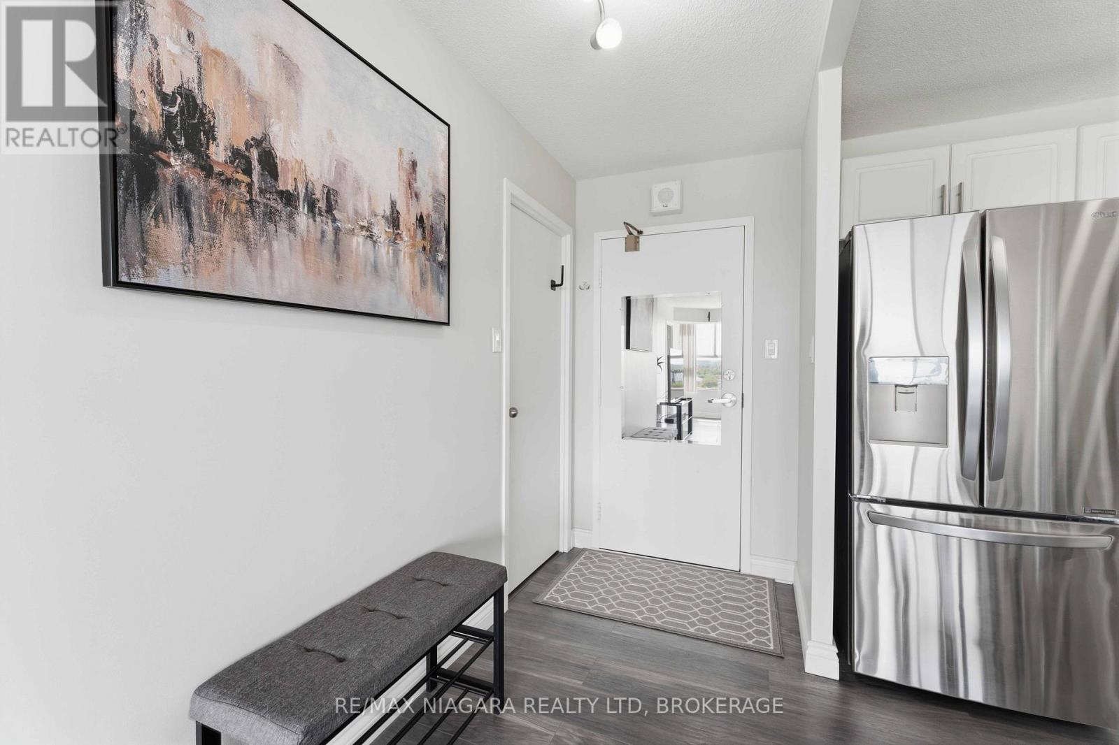 1207 - 7 Gale Crescent, St. Catharines, Ontario  L2R 7M8 - Photo 2 - X13567708