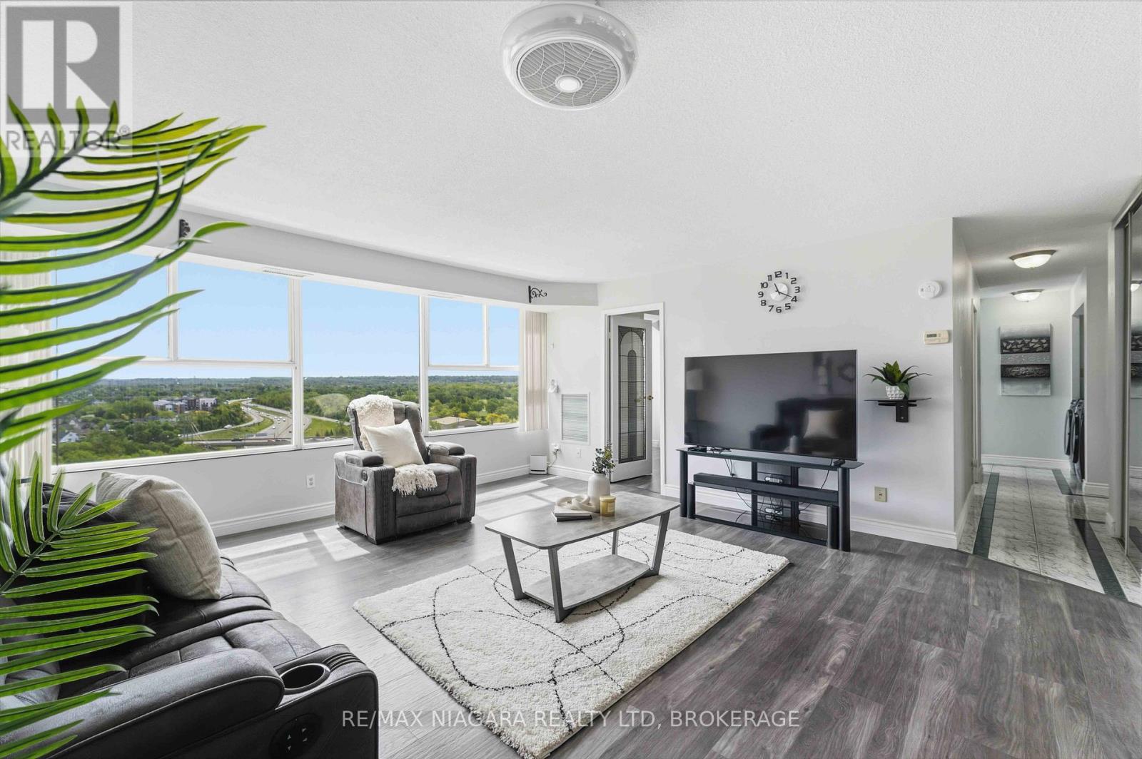 1207 - 7 Gale Crescent, St. Catharines, Ontario  L2R 7M8 - Photo 4 - X13567708