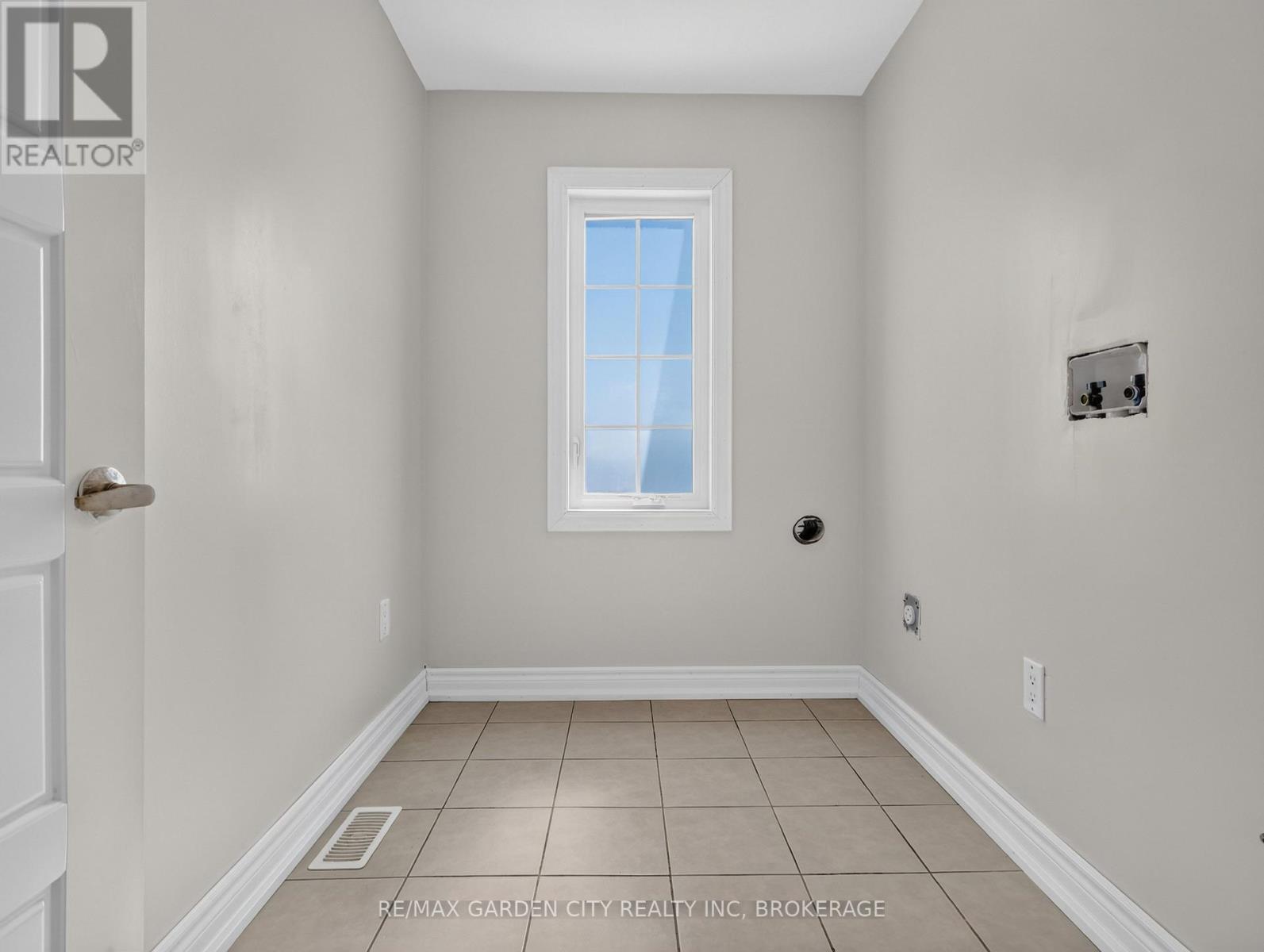 7568 Tupelo Crescent, Niagara Falls, Ontario  L2H 3S5 - Photo 43 - X13567798