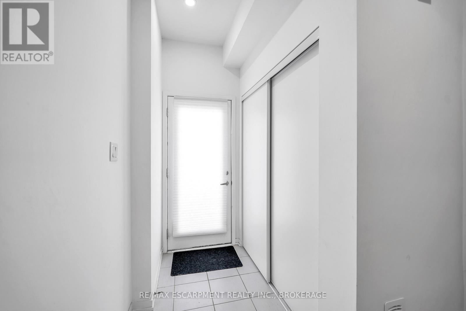31 Pegler Street, Ajax, Ontario  L1S 7M3 - Photo 3 - E13568004