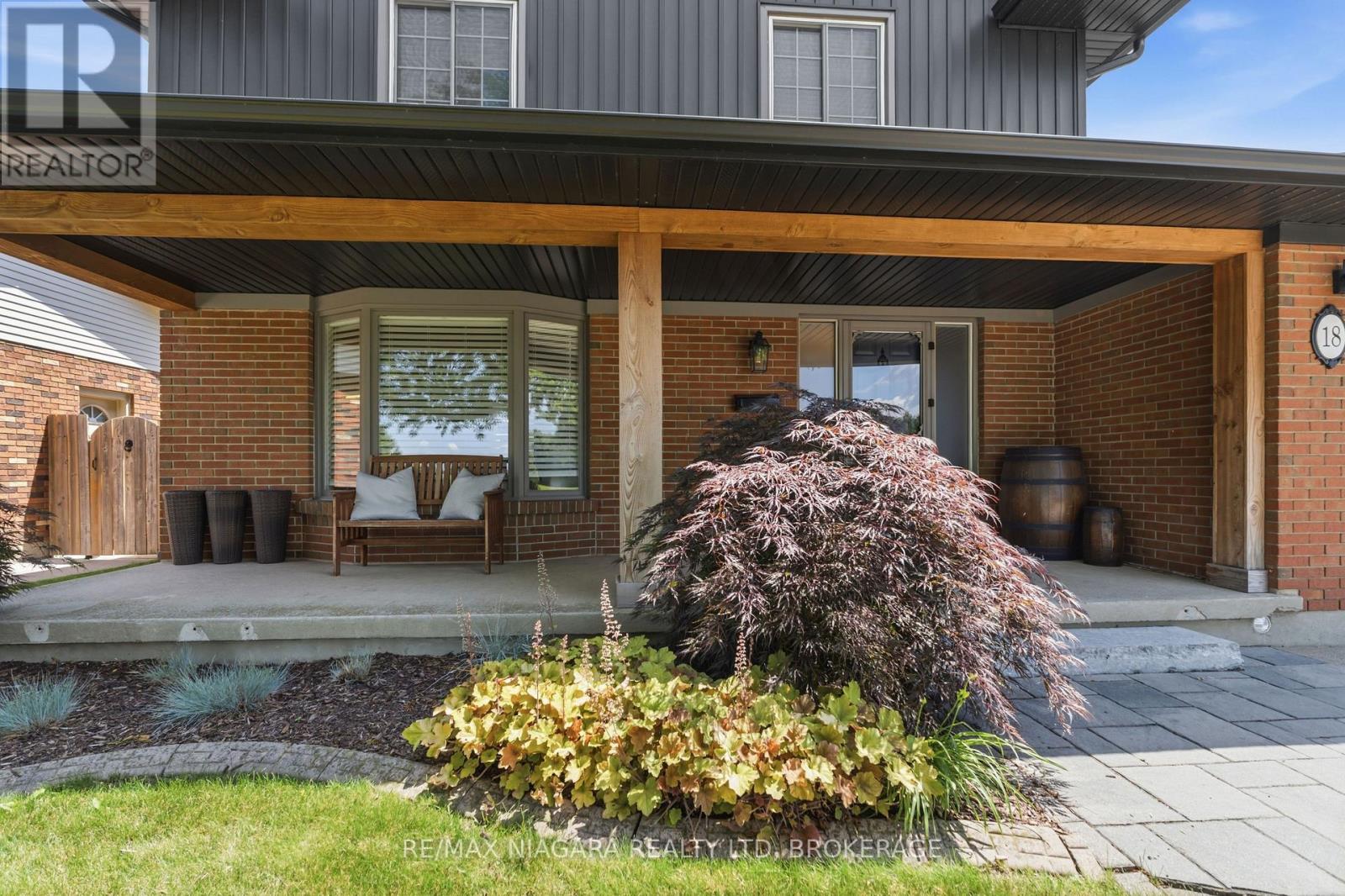18 Courtleigh Road, St. Catharines, Ontario  L2N 7E8 - Photo 2 - X13568532