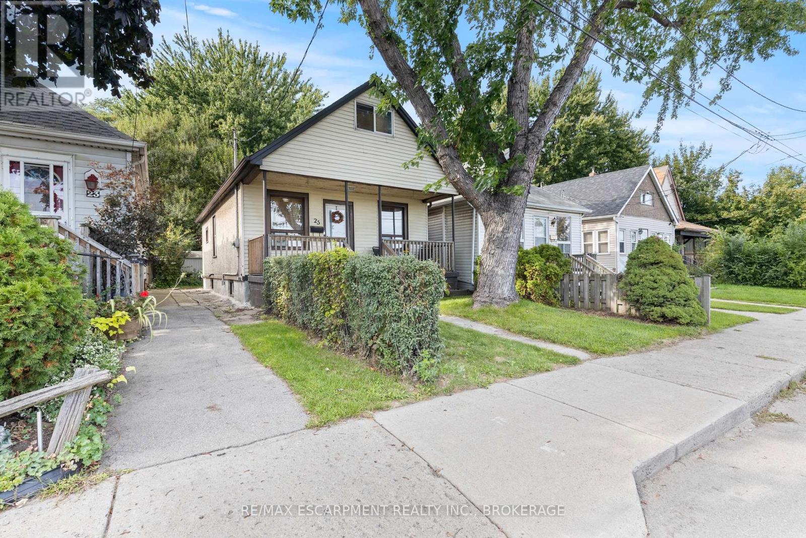 25 Mckinstry Street, Hamilton, Ontario  L8L 6C2 - Photo 3 - X13569296