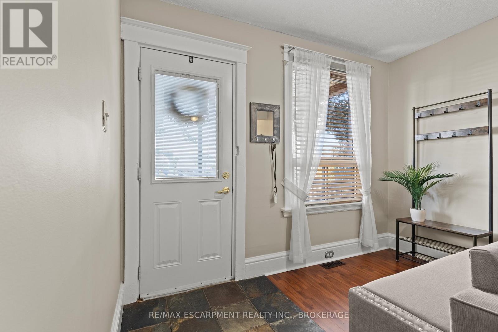 25 Mckinstry Street, Hamilton, Ontario  L8L 6C2 - Photo 4 - X13569296