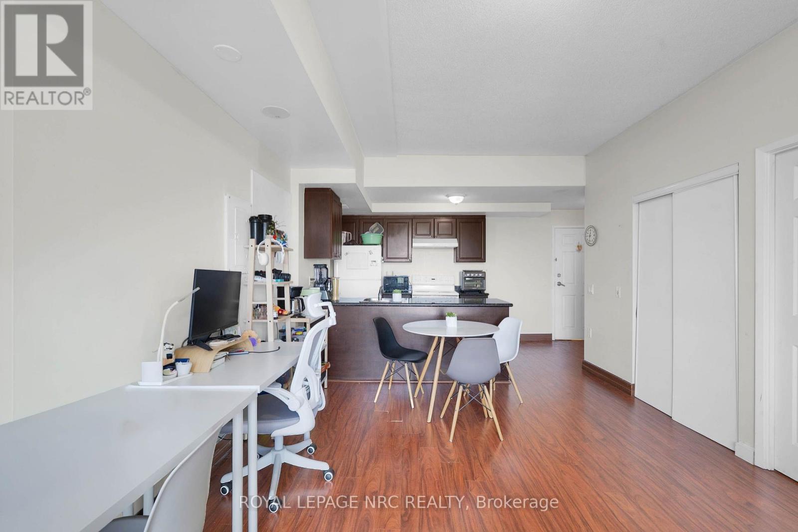 Ph 6 - 15 Maplewood Avenue, Toronto, Ontario  M6C 4B4 - Photo 11 - C13569798