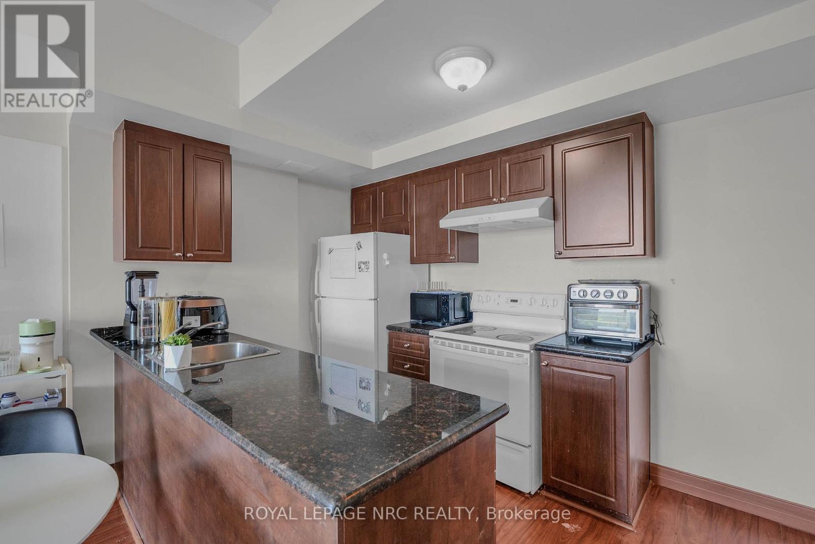 Ph 6 - 15 Maplewood Avenue, Toronto, Ontario  M6C 4B4 - Photo 13 - C13569798