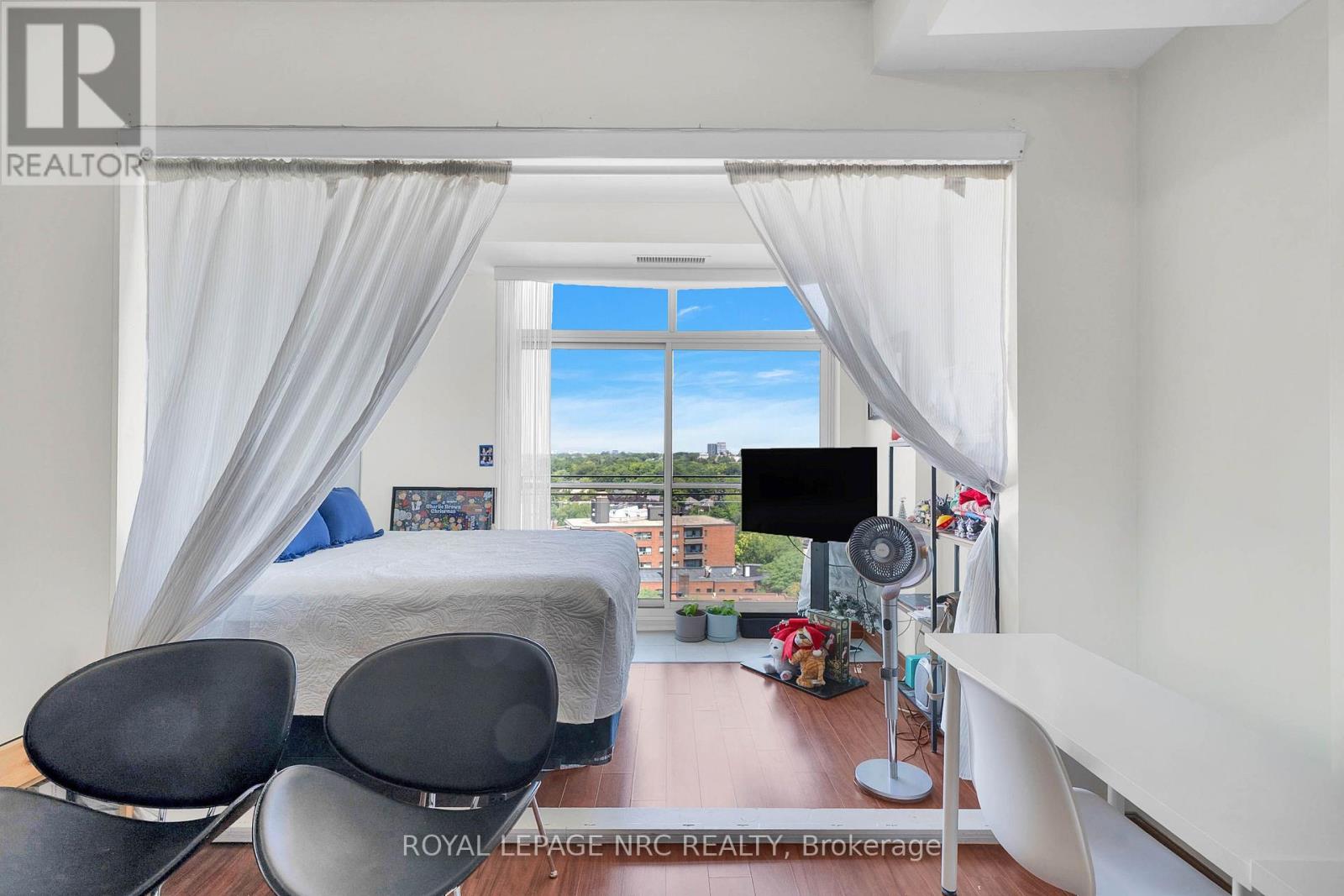 Ph 6 - 15 Maplewood Avenue, Toronto, Ontario  M6C 4B4 - Photo 18 - C13569798