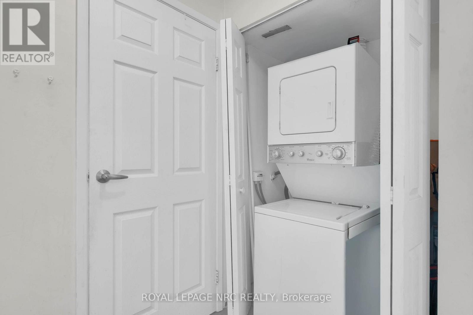 Ph 6 - 15 Maplewood Avenue, Toronto, Ontario  M6C 4B4 - Photo 37 - C13569798