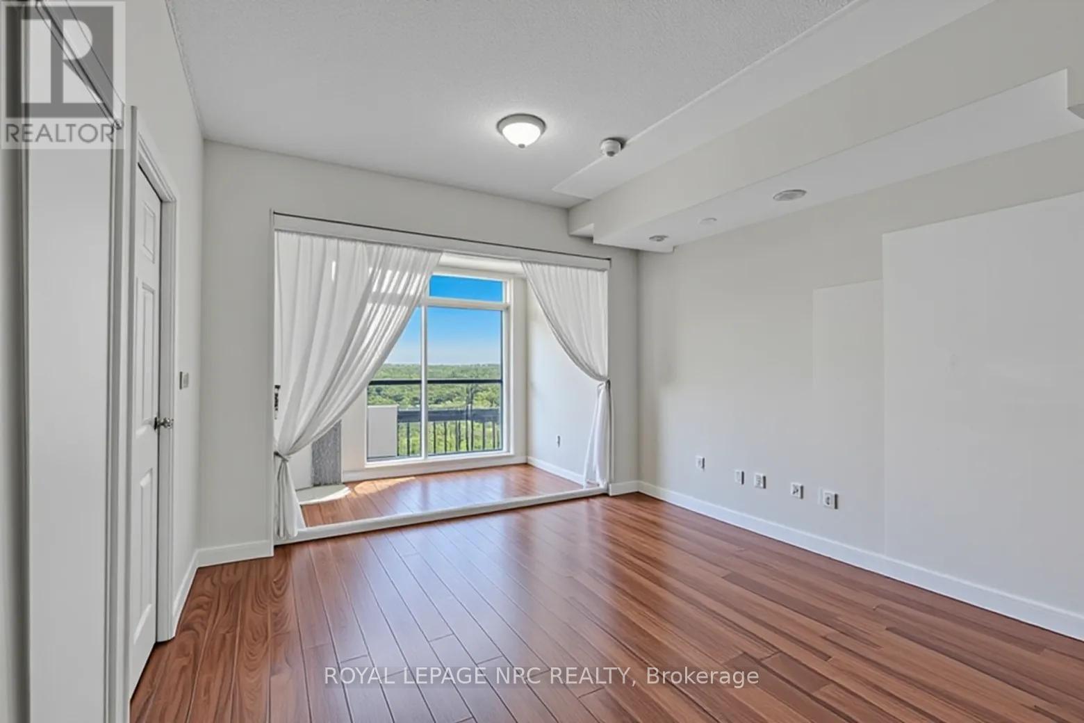 Ph 6 - 15 Maplewood Avenue, Toronto, Ontario  M6C 4B4 - Photo 8 - C13569798