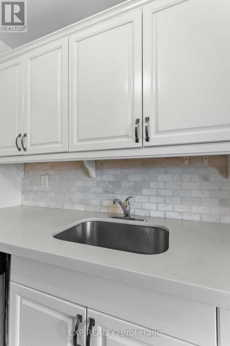 403 - 2485 Woking Crescent, Mississauga, Ontario  L5K 1Z6 - Photo 12 - W13570162