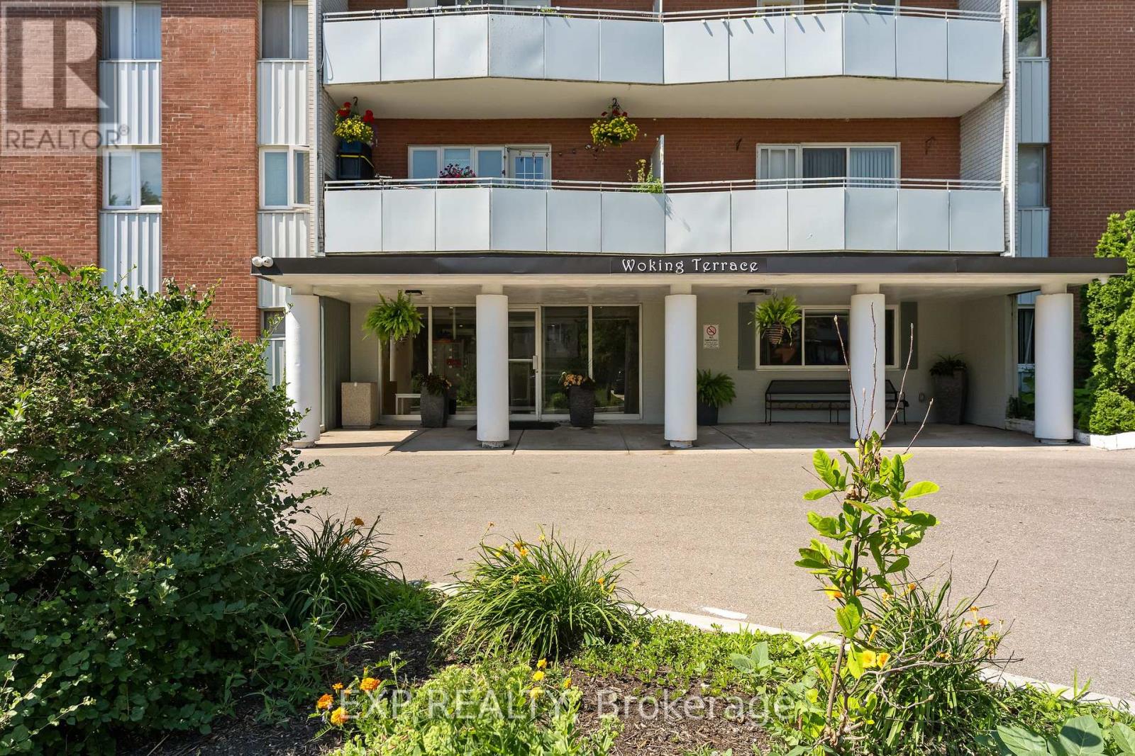 403 - 2485 Woking Crescent, Mississauga, Ontario  L5K 1Z6 - Photo 2 - W13570162