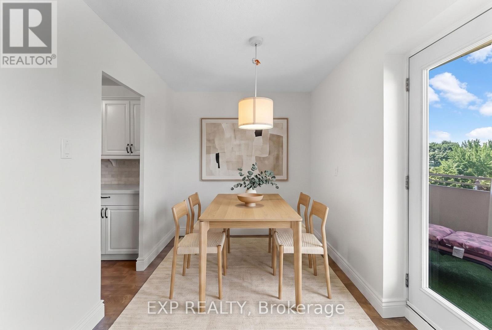 403 - 2485 Woking Crescent, Mississauga, Ontario  L5K 1Z6 - Photo 3 - W13570162