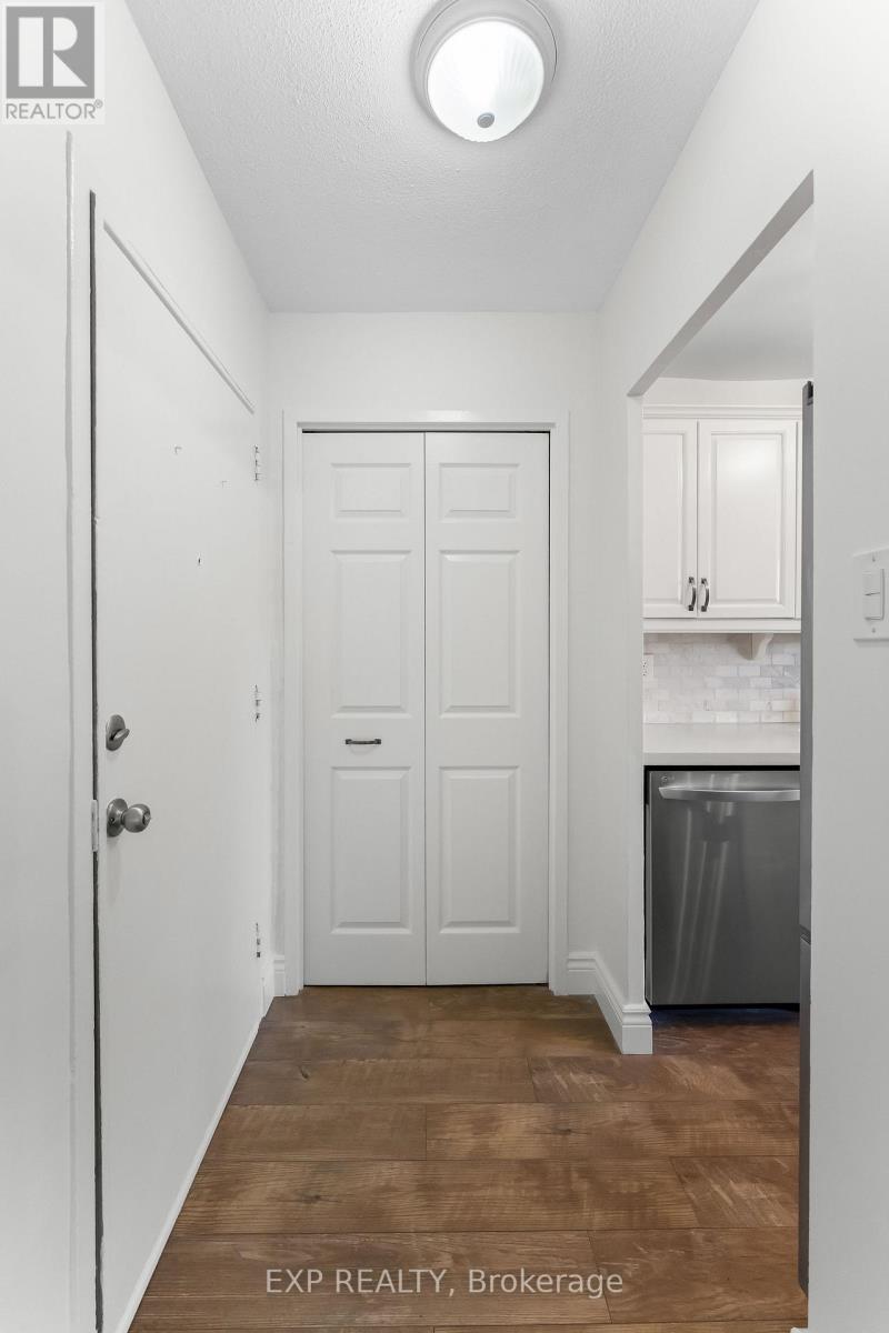 403 - 2485 Woking Crescent, Mississauga, Ontario  L5K 1Z6 - Photo 9 - W13570162