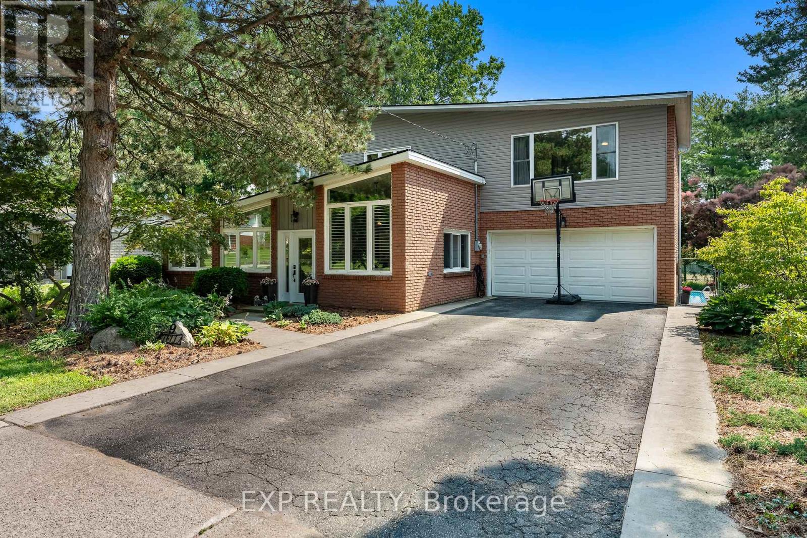 9 STELLA STREET, Pelham, Ontario