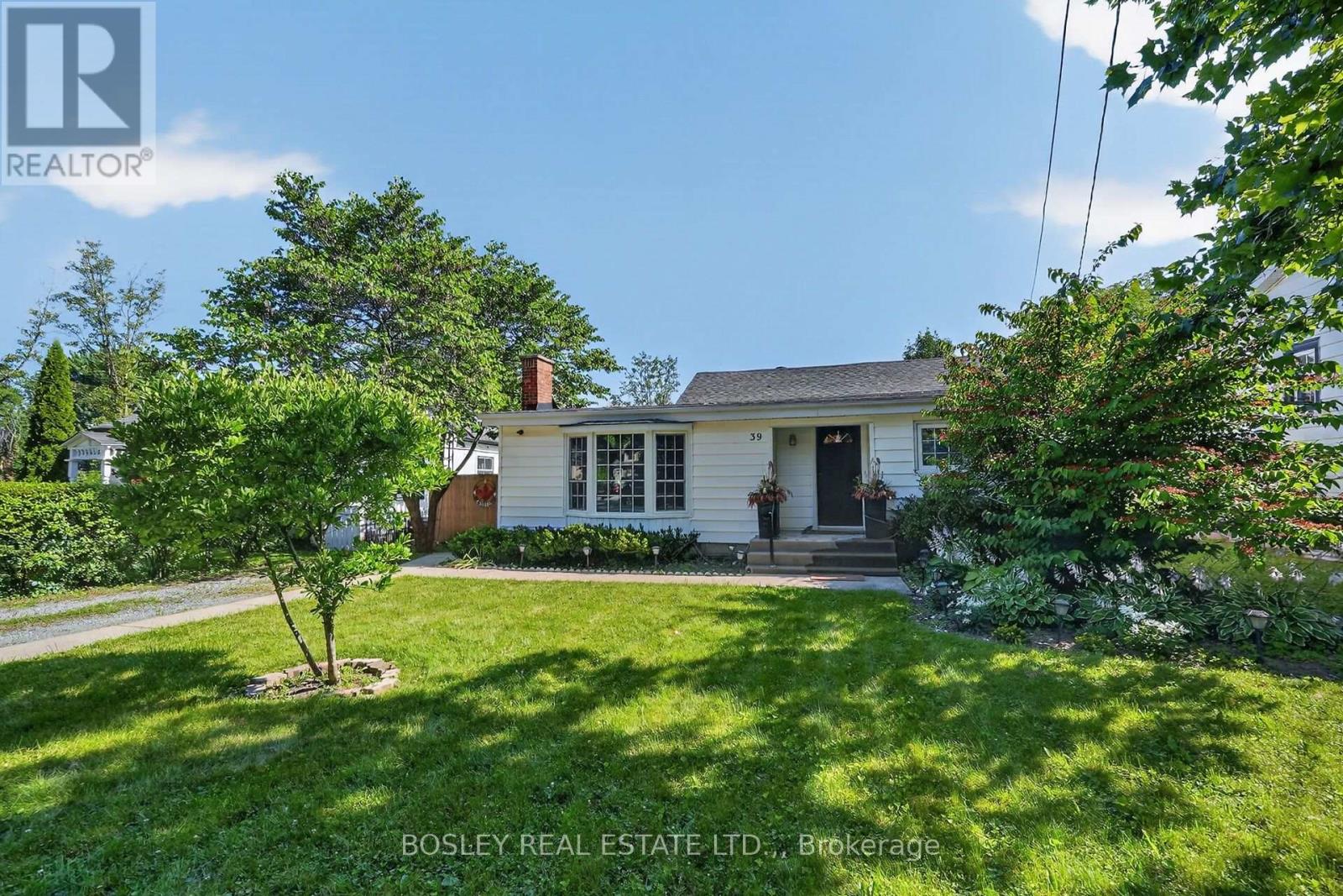 39 PLATOFF STREET, Niagara-on-the-Lake, Ontario