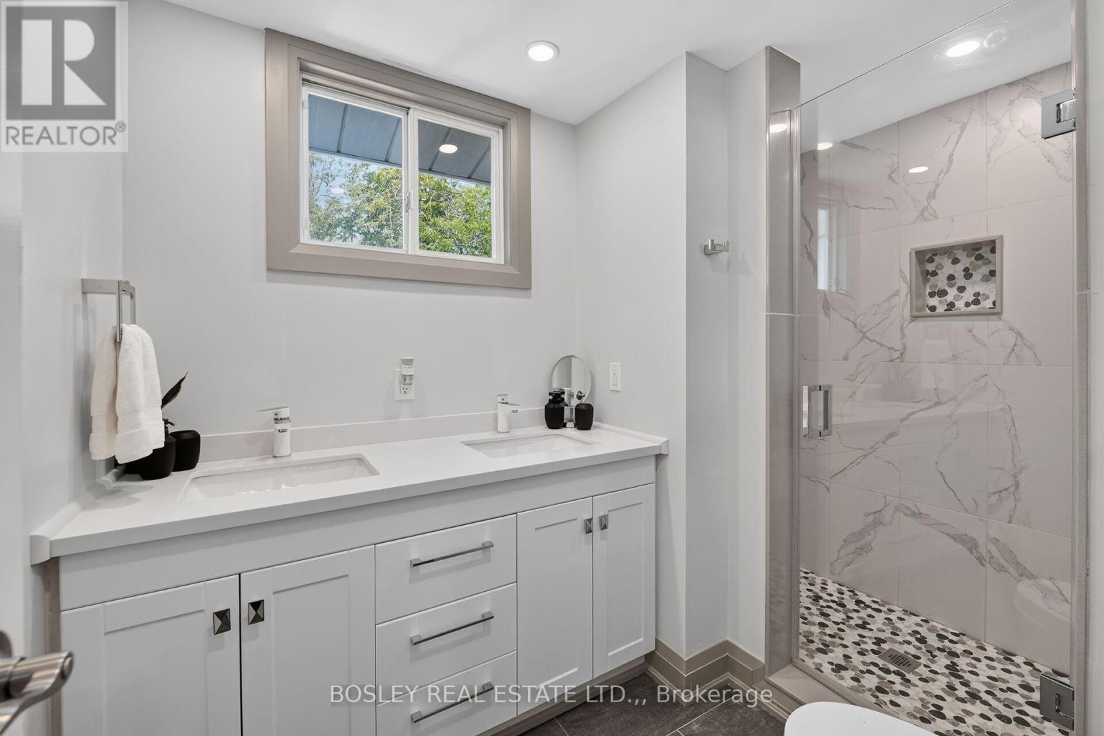 39 Platoff Street, Niagara-On-The-Lake, Ontario  L0S 1J0 - Photo 16 - X13570634