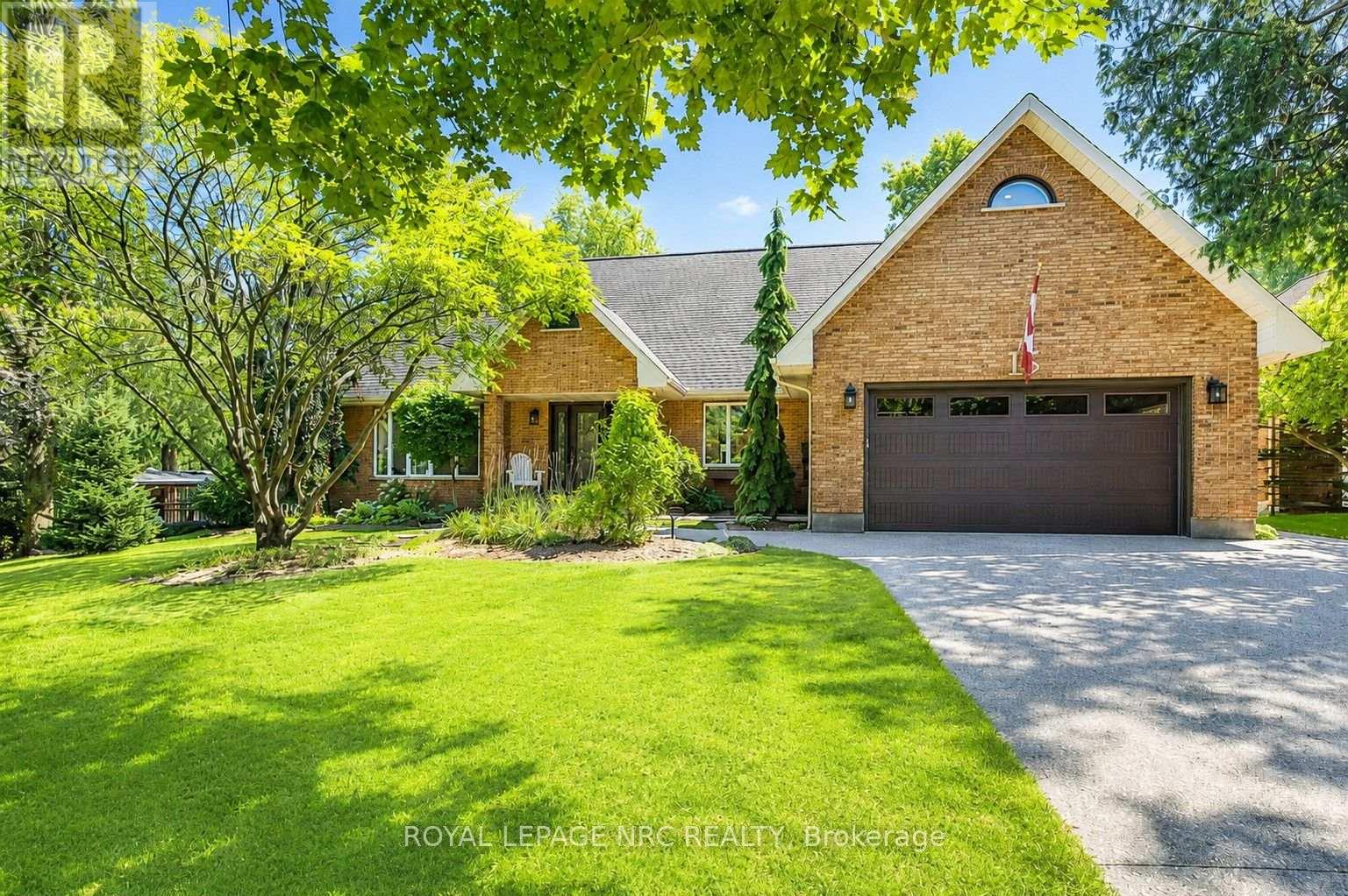 15 PETRONELLA PARKWAY, Pelham, Ontario