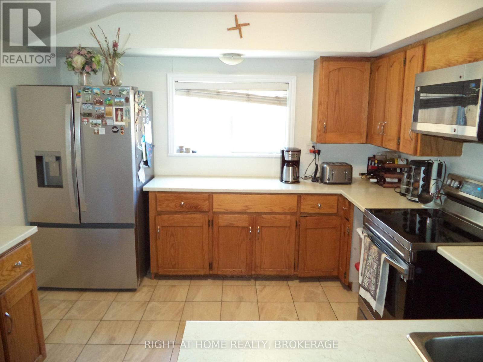 18 Almond Street, St. Catharines, Ontario  L2T 1E9 - Photo 10 - X13570866