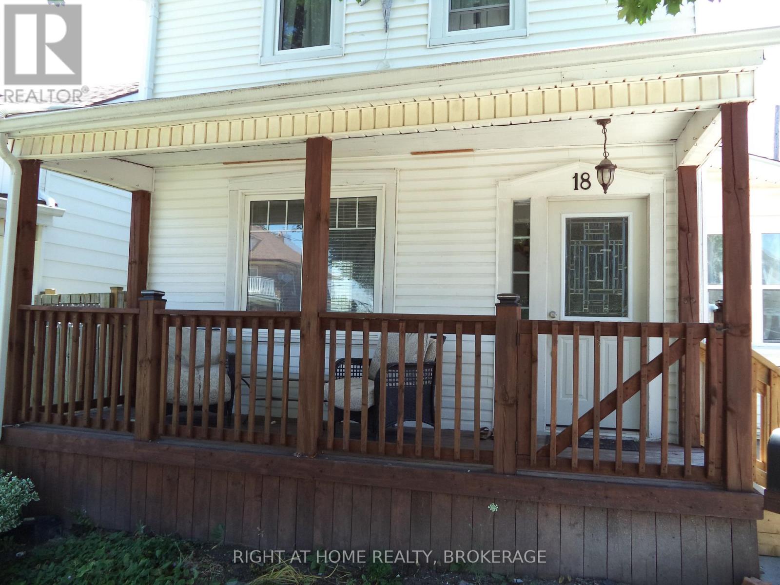18 Almond Street, St. Catharines, Ontario  L2T 1E9 - Photo 3 - X13570866