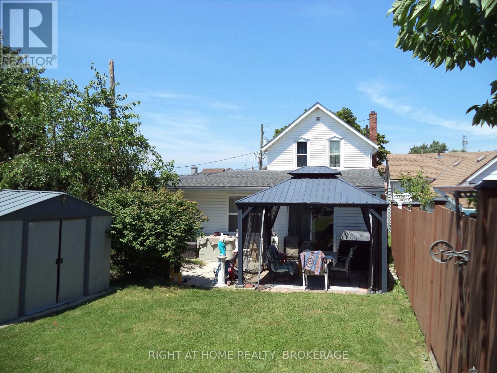 18 Almond Street, St. Catharines, Ontario  L2T 1E9 - Photo 7 - X13570866