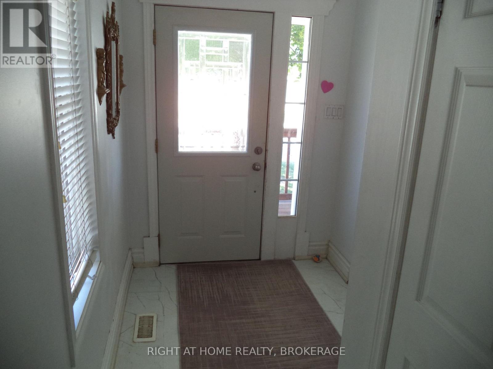 18 Almond Street, St. Catharines, Ontario  L2T 1E9 - Photo 9 - X13570866