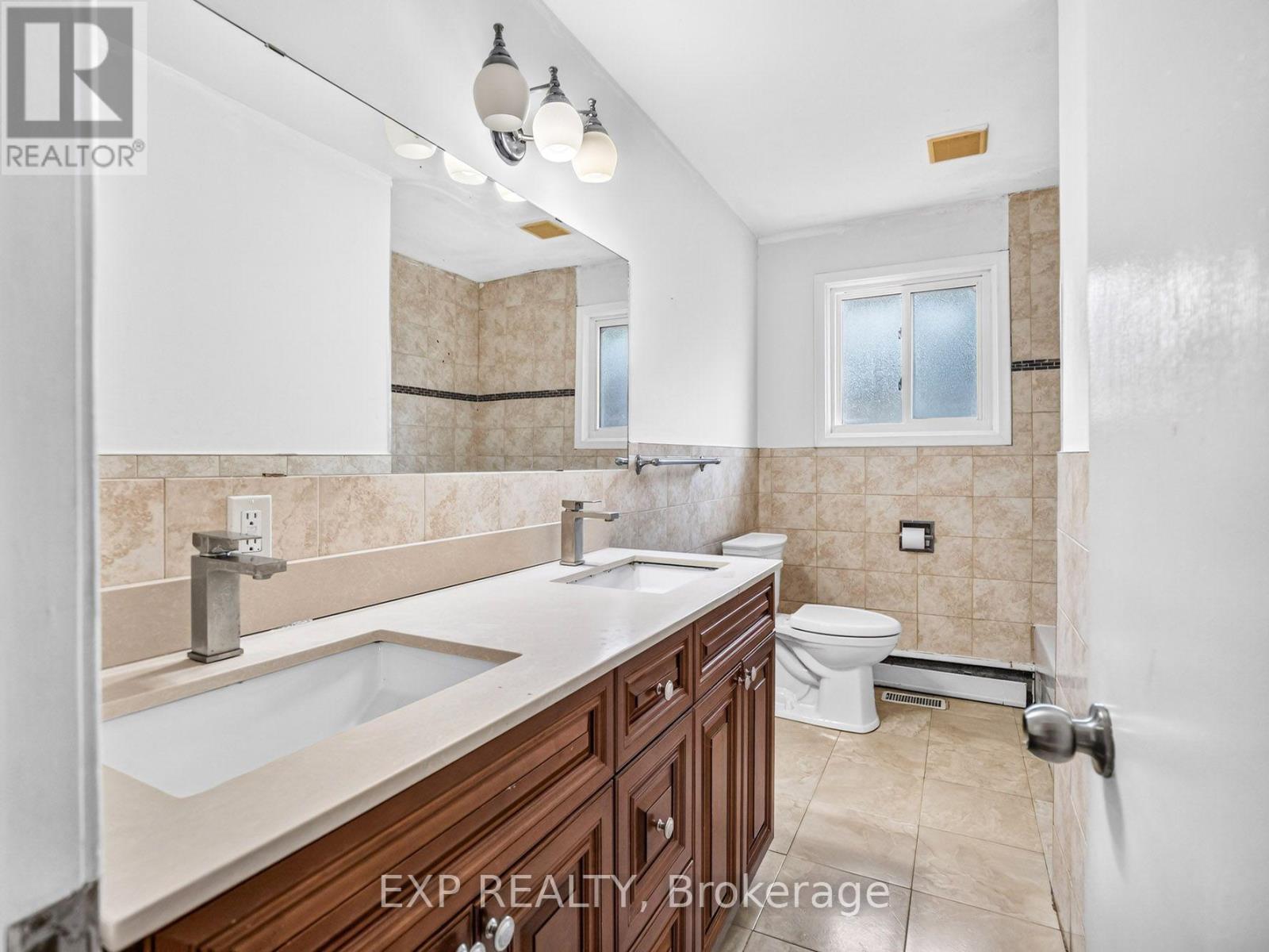 151 Wellington Street, Welland, Ontario  L3B 1B4 - Photo 13 - X13570986