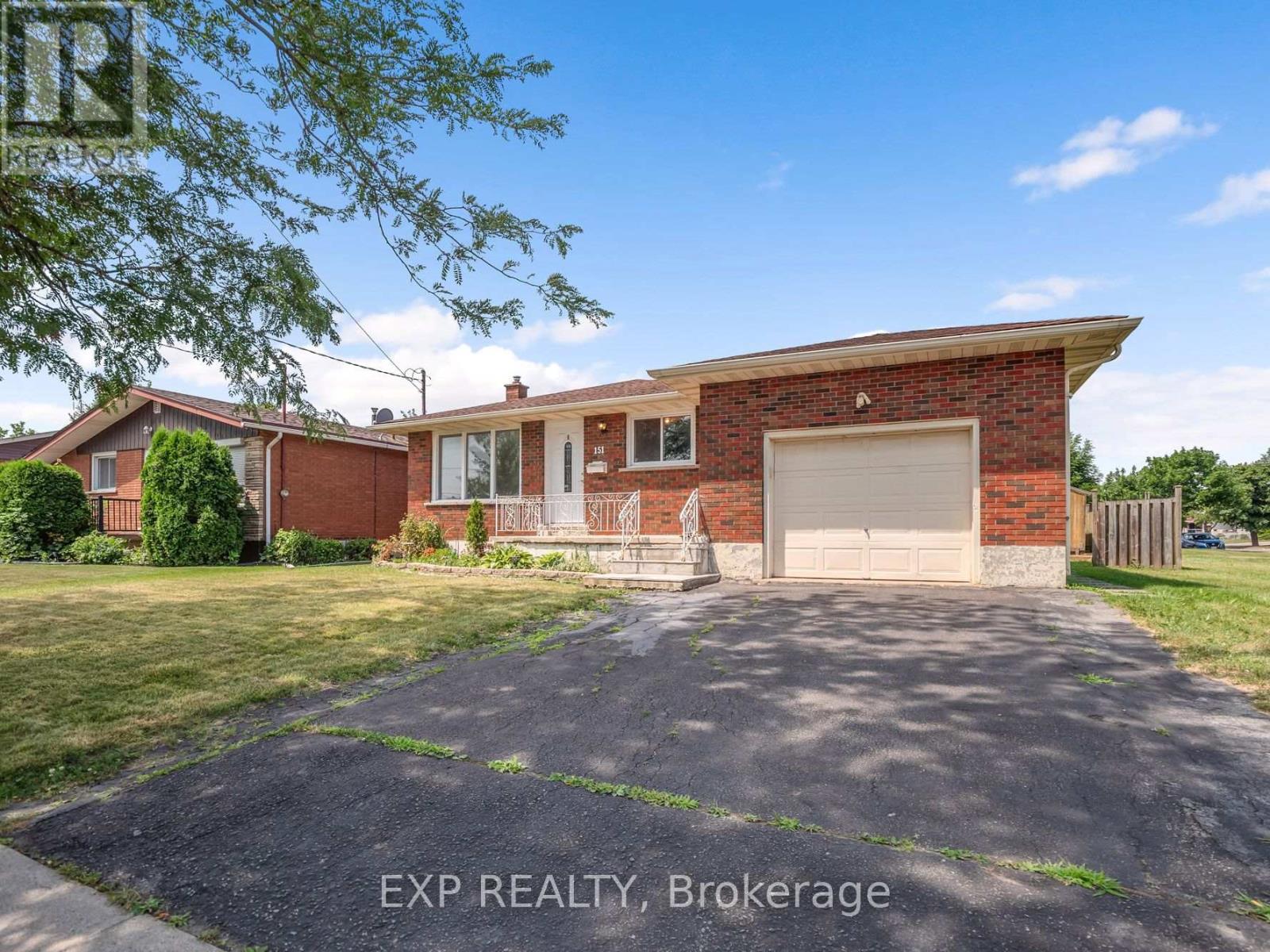 151 Wellington Street, Welland, Ontario  L3B 1B4 - Photo 2 - X13570986