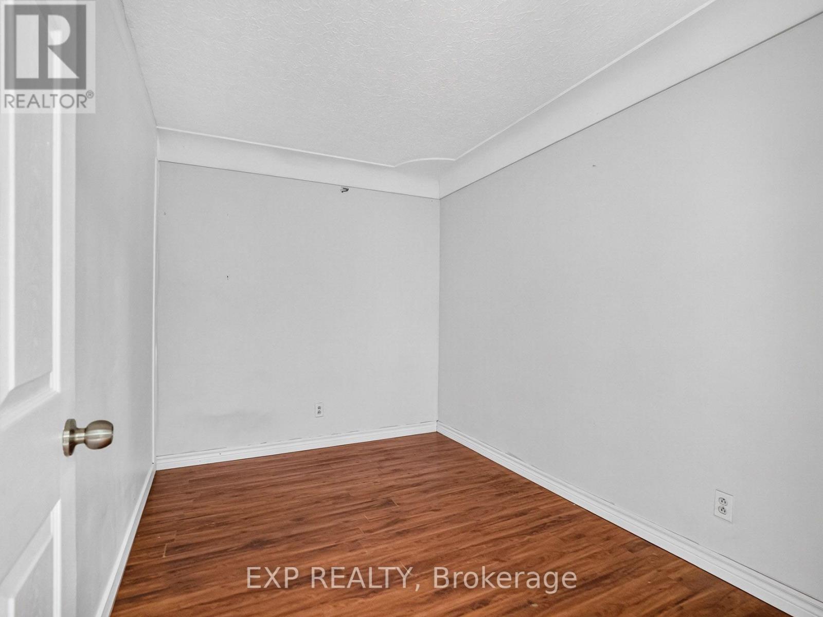 151 Wellington Street, Welland, Ontario  L3B 1B4 - Photo 5 - X13570986